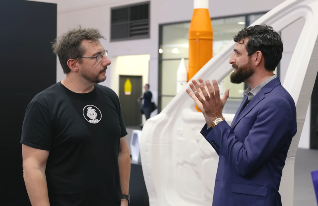 Xavier Malina discussing defect detection at Formnext 2022